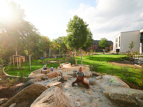 Kita Pieschner Kinderinsel – Außenanlagen (Foto: © Frauenrath GmbH)