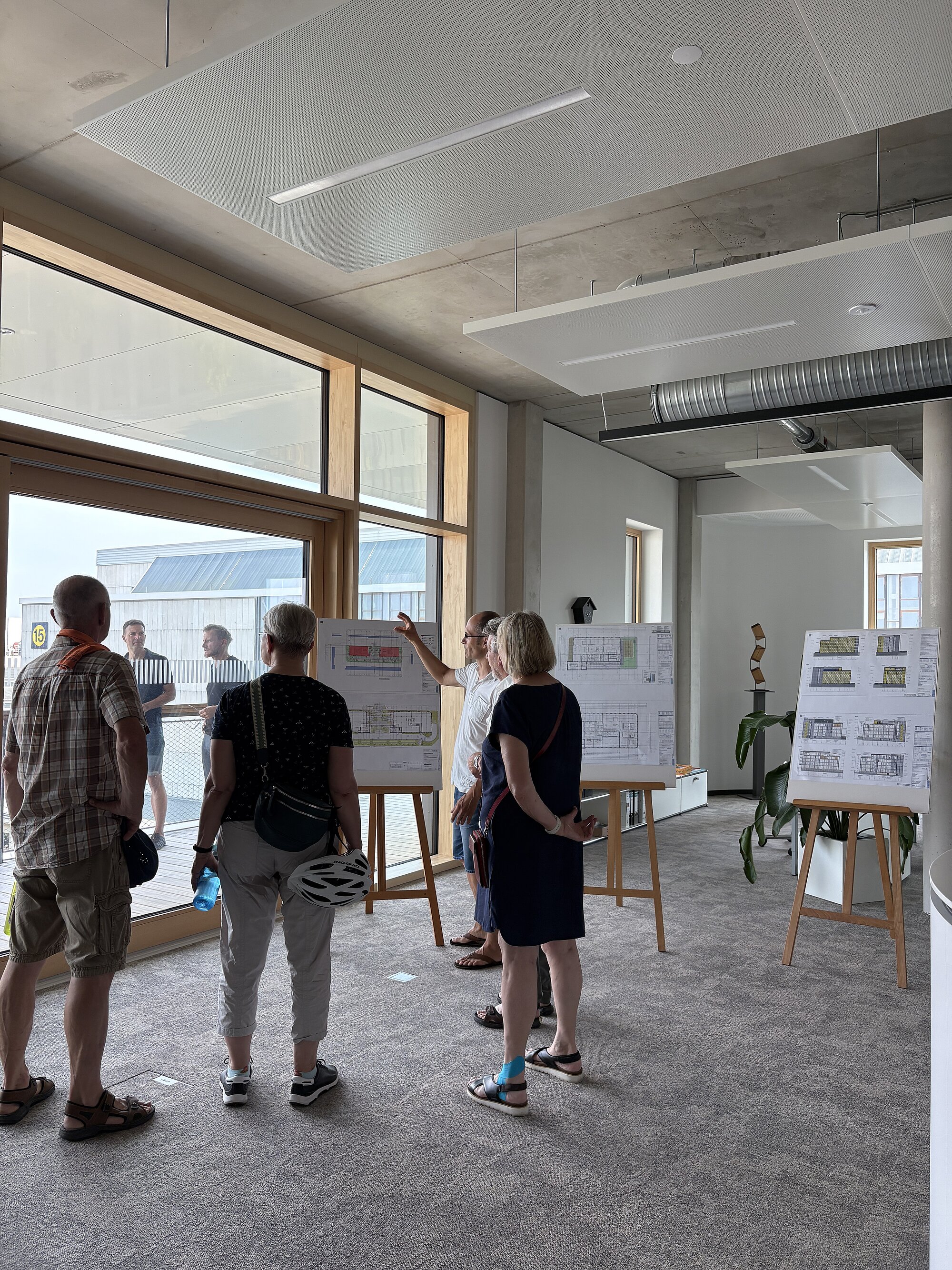 Im CityLab Leipzig erhielten die Gäste Erläuterungen zu Konzept, Planung und flexibler Nutzung des fertiggestellten Gebäudeensembles.