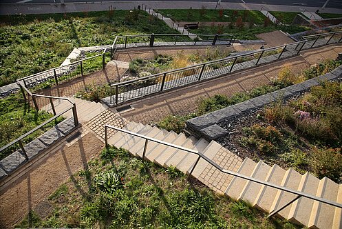 Wiederbelebte Terrassen des Plauener Schlosses (Foto: © Heide Rosenbaum)