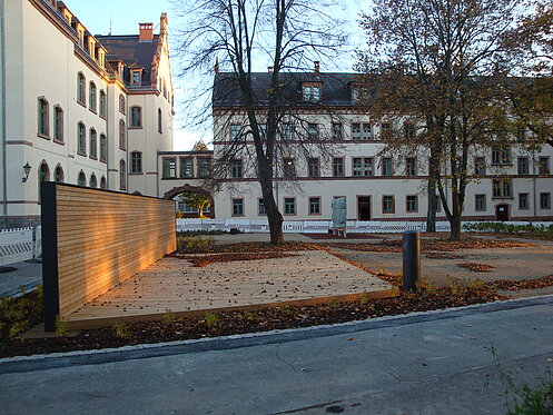 Innenhof - Blick auf Freilichtbühne