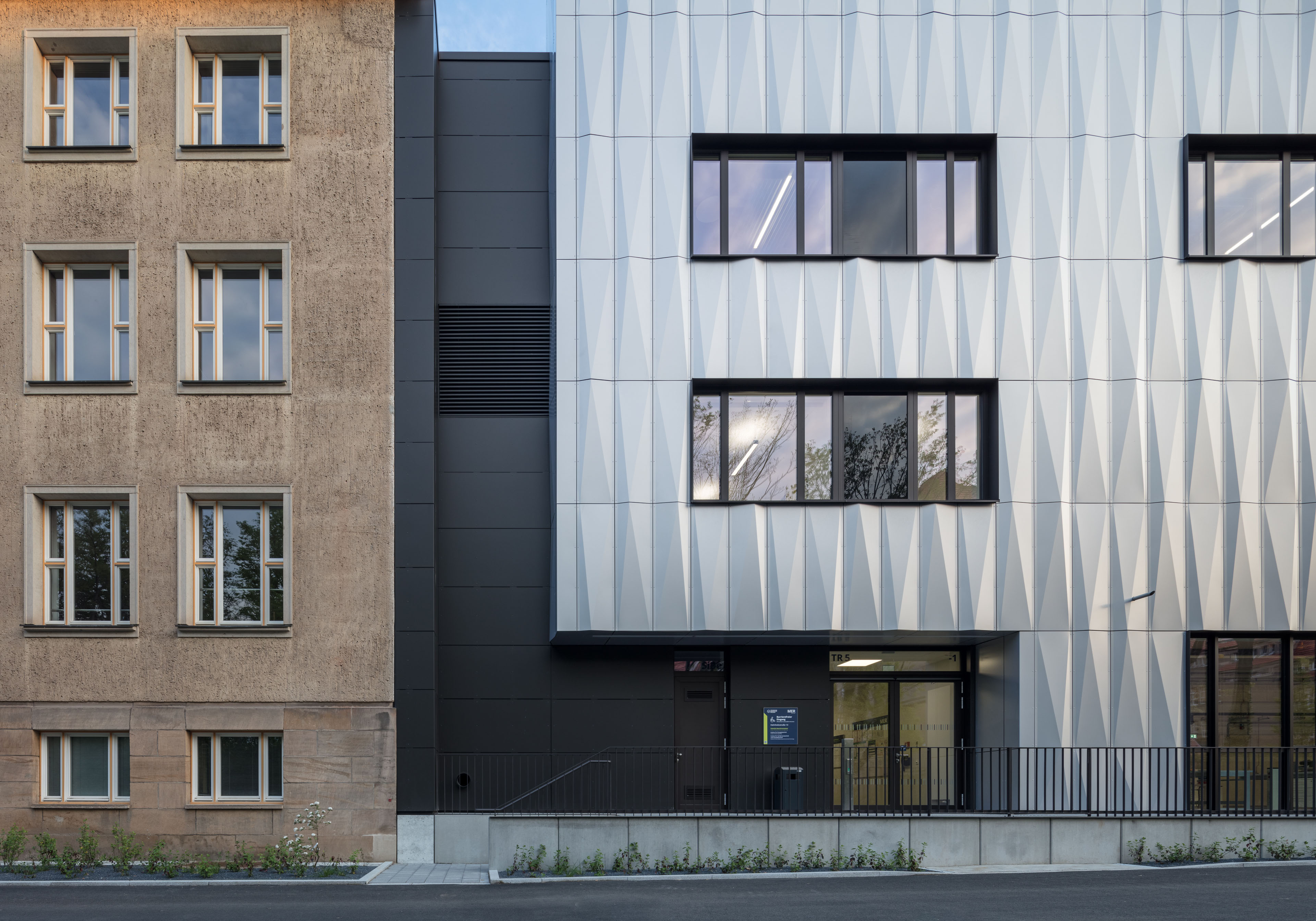 Forschungsgebäude Institut für Energietechnik (IET) TU Dresden – Neubau (Foto: © Till Schuster)