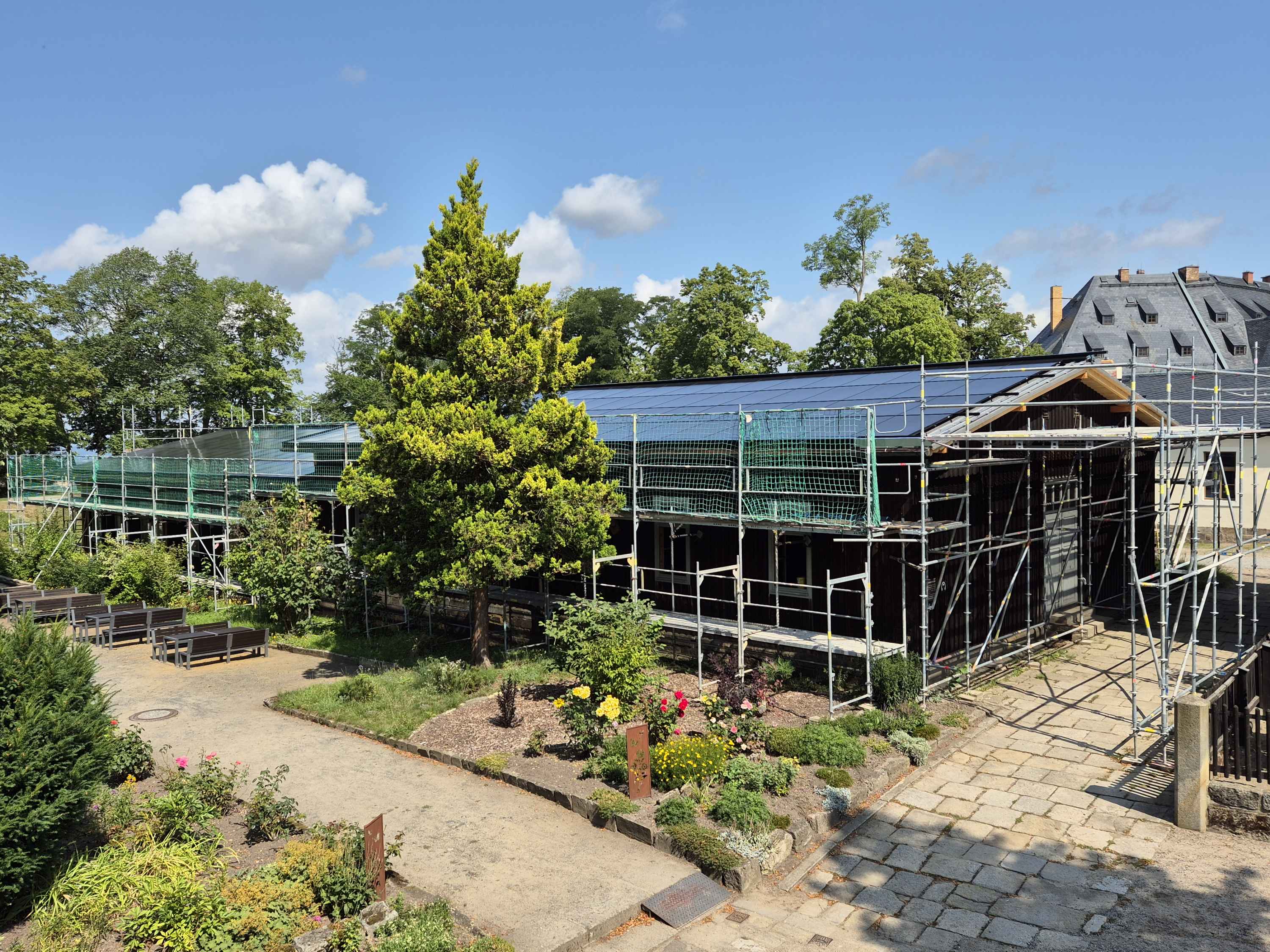 Mannschaftsbaracke Festung Königstein – Pilotprojekt mit PV-Anlage (Foto: © Kai-Uwe Beger, SIB)