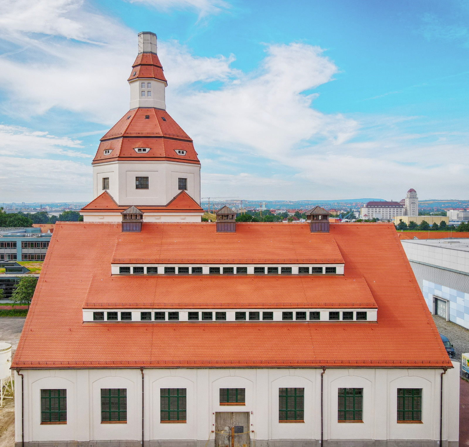 Zwischenzeit – Maschinenhalle am Erlweinturm im Messegelände Dresden (Foto: © Hertzschuch Bau-GmbH)