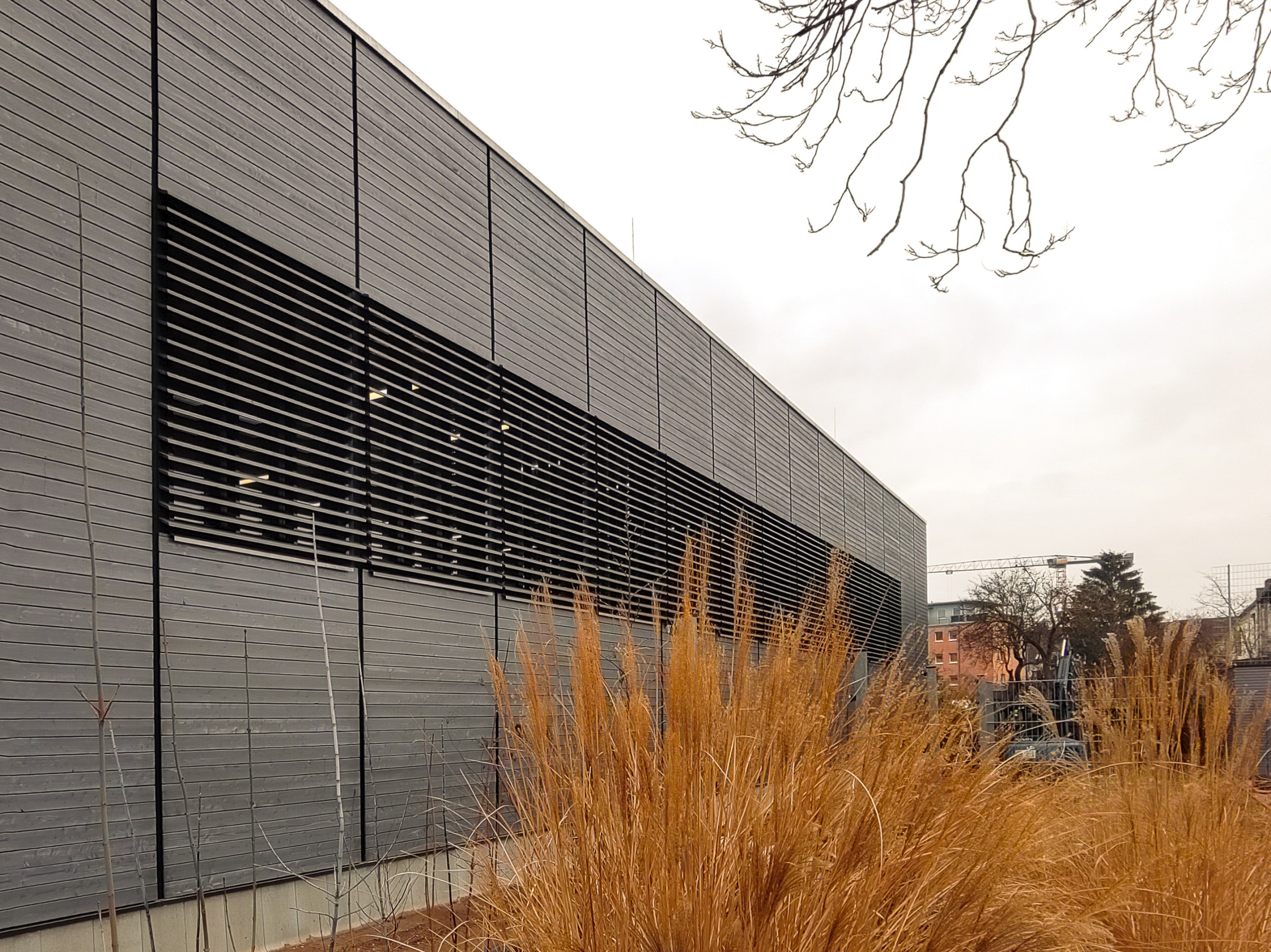 Zweifeld-Sporthalle Schilfweg in Dresden, Holzhybridbau – Neubau (Foto: © h.e.i.z.Haus)