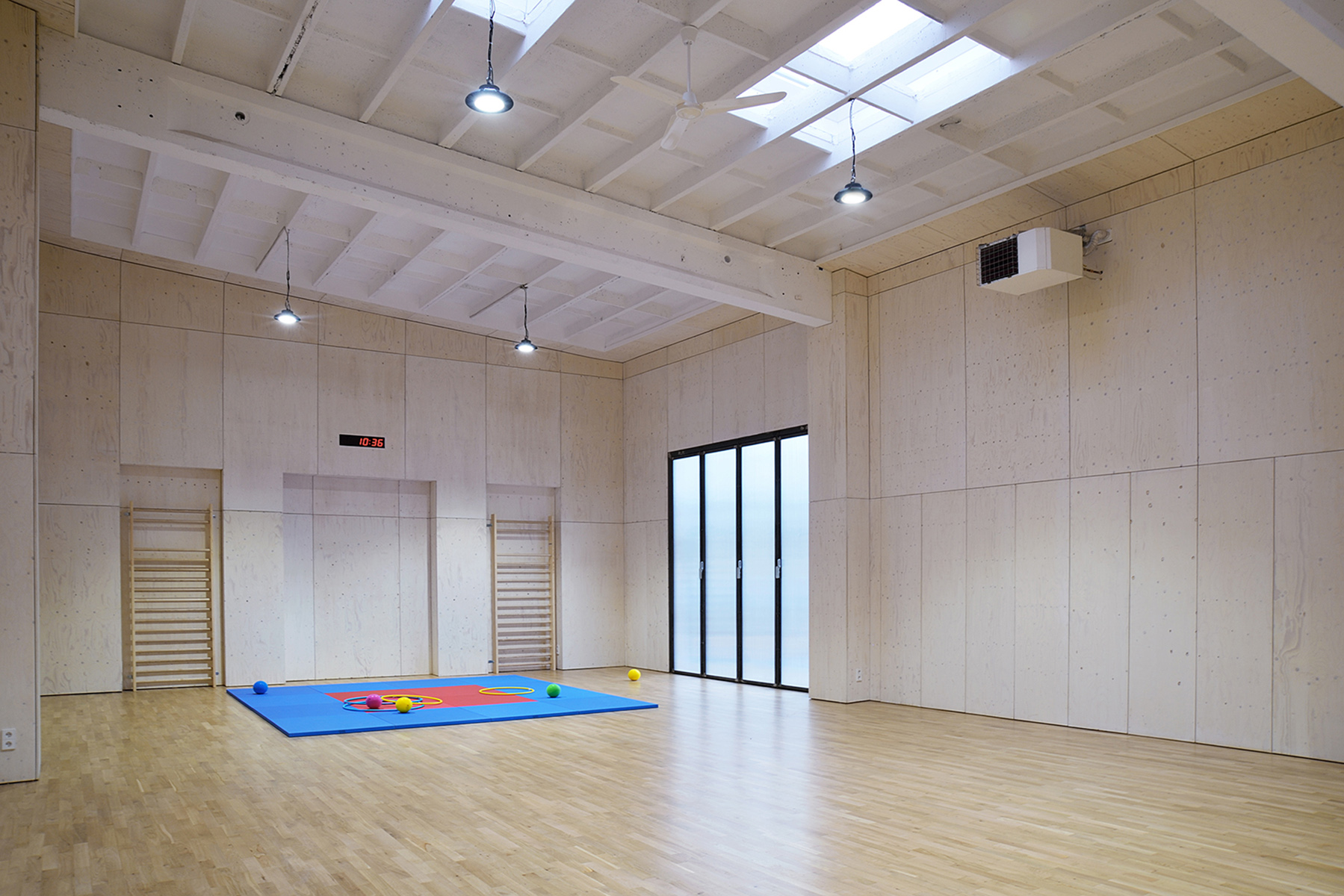 Judohalle Leipzig-Holzhausen – Umbau und Aufstockung eines DDR-Typenbaus (Foto: © Margret Hoppe)