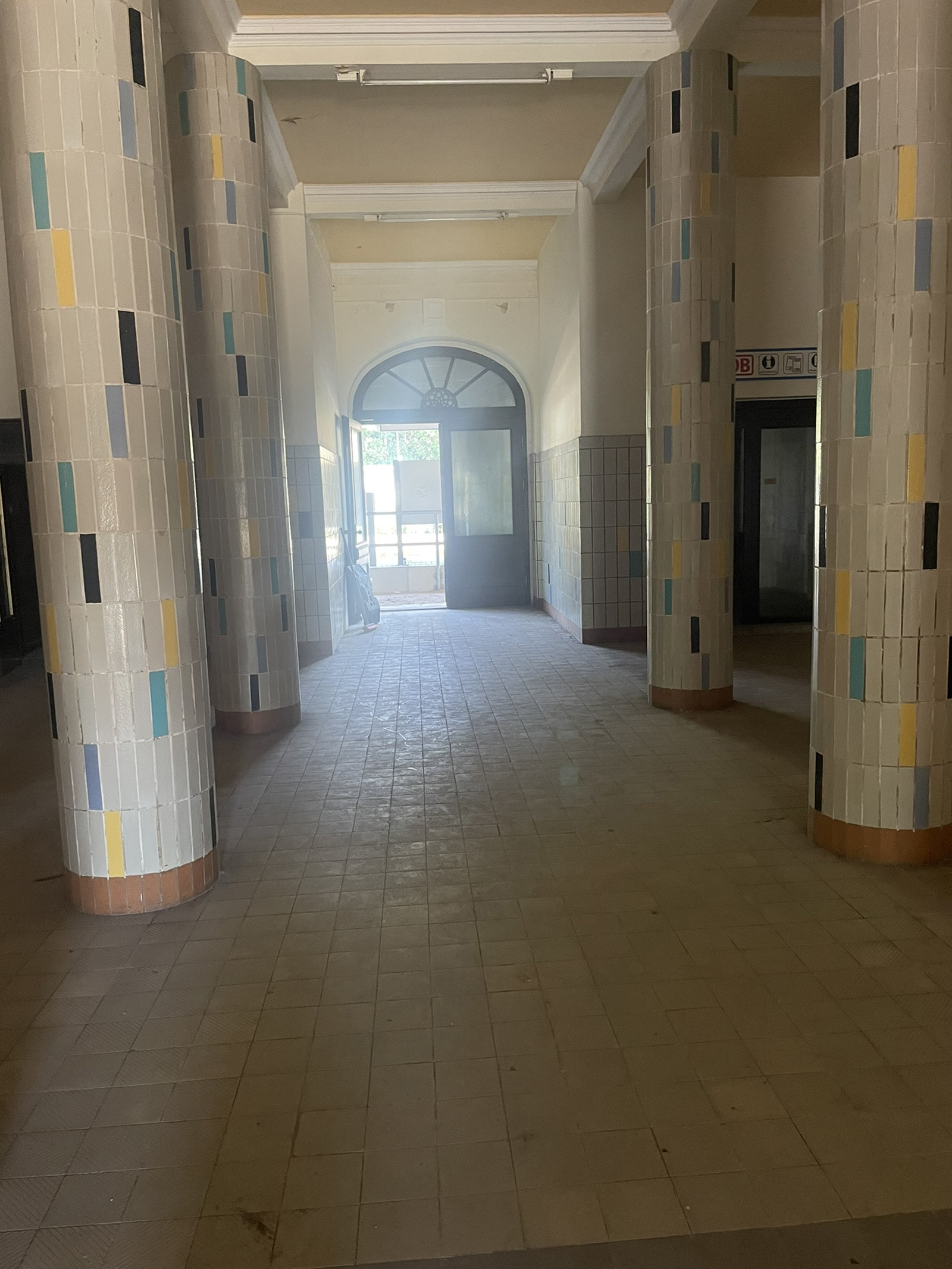 Bahnhof Crimmitschau – Umbau zu Wohnungen, Praxen, Einzelhandel, Baustellenbesichtigung (Foto: © Alexander Heber)