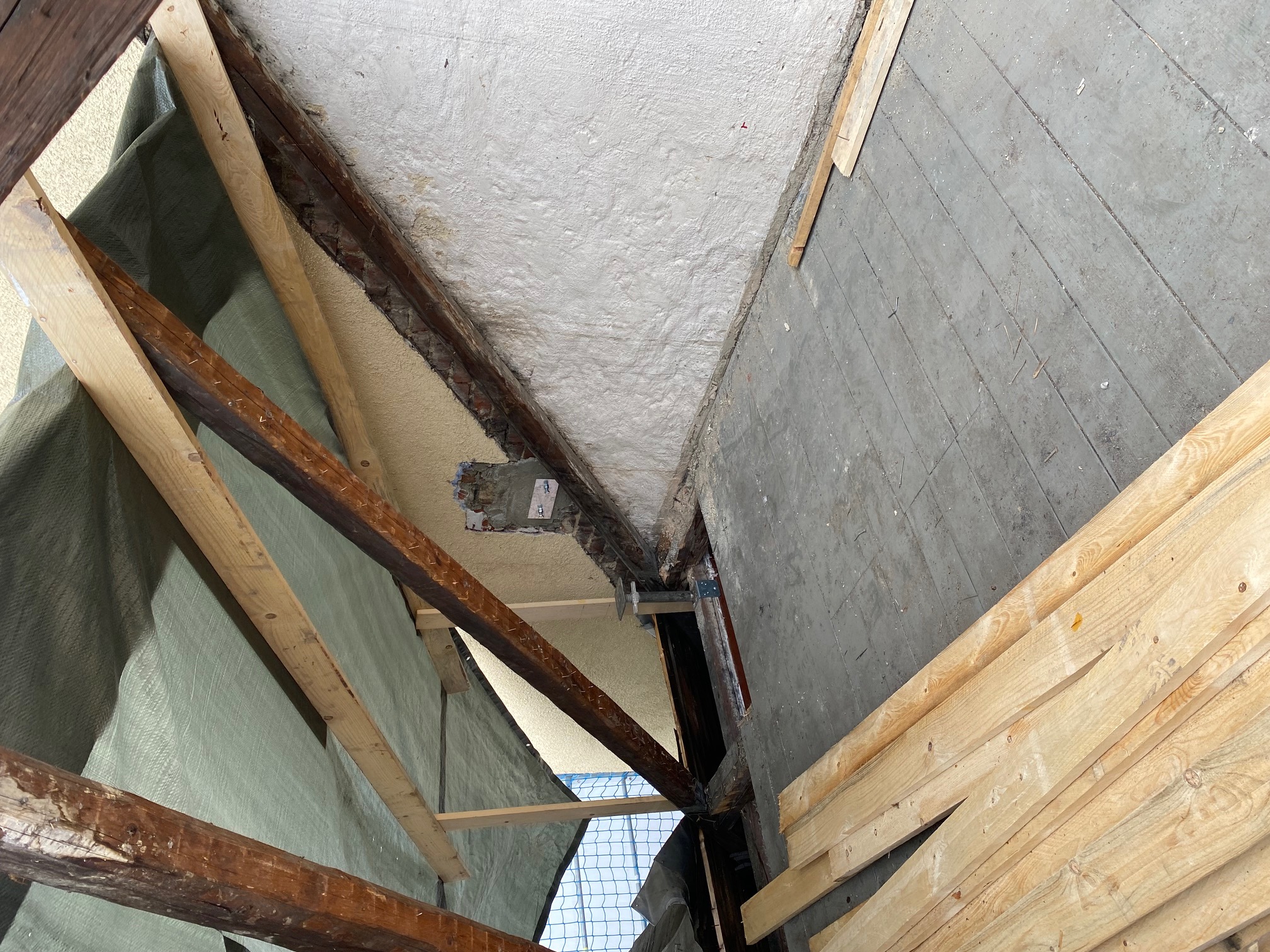 Mehrfamilienhaus mit Dachgeschosserneuerung und Passivhauskomponenten in Markneukirchen (Foto: © )