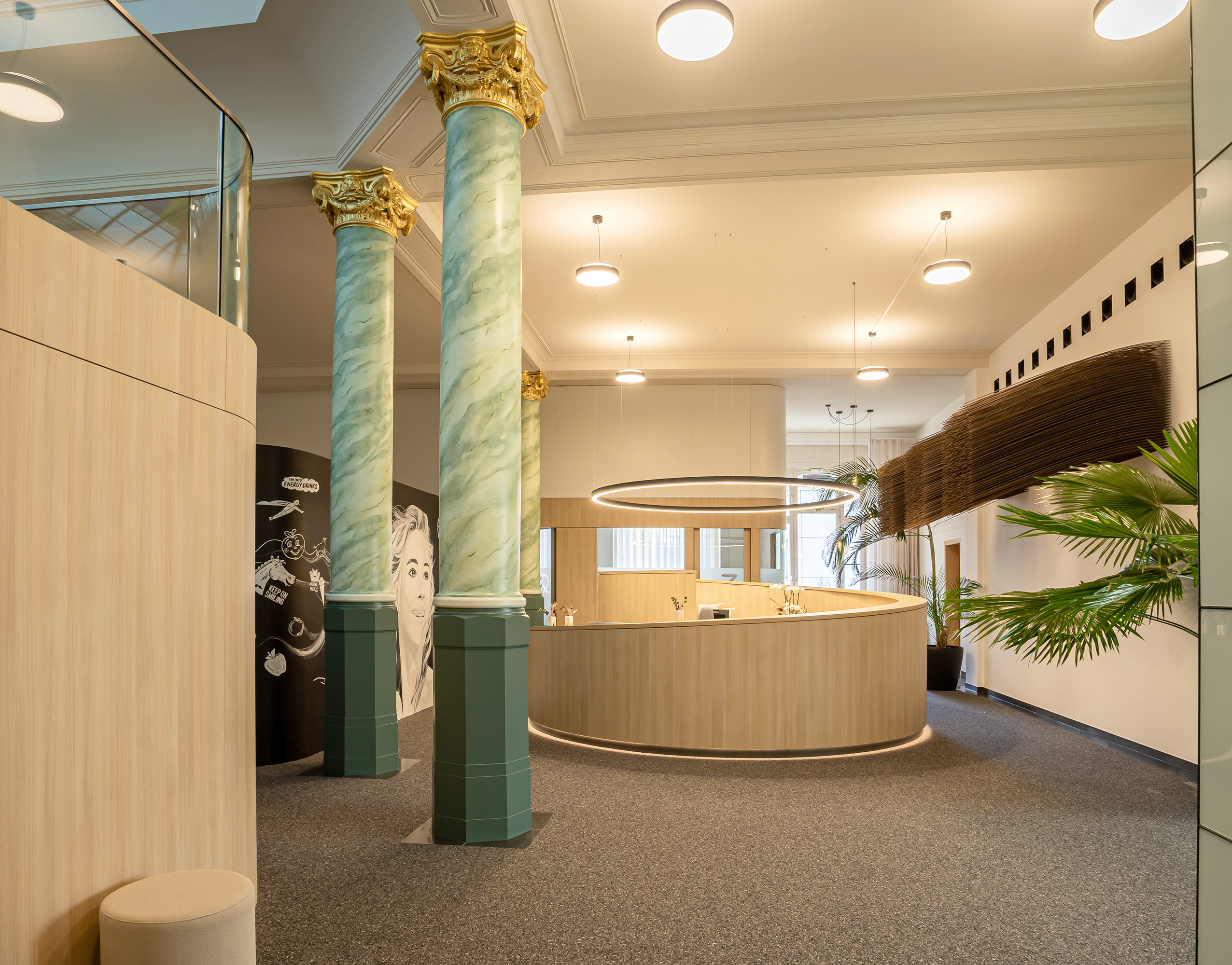 Kieferorthopädie in denkmalgeschützem Bankgebäude in Plauen (Foto: © Neumann Architekten)