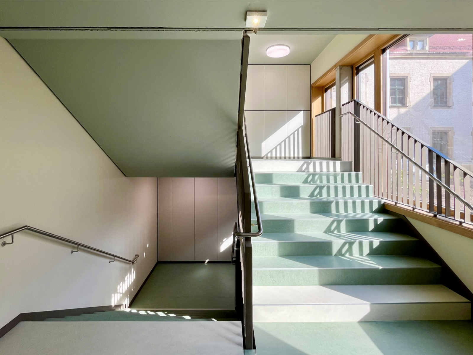 Karl-Schmidt-Rottluff-Gymnasium in Chemnitz – Erweiterungsbau (Foto: © kazwei architektur GmbH) Karl-Schmidt-Rottluff-Gymnasium in Chemnitz – Erweiterungsbau (Foto: © kazwei architektur GmbH)