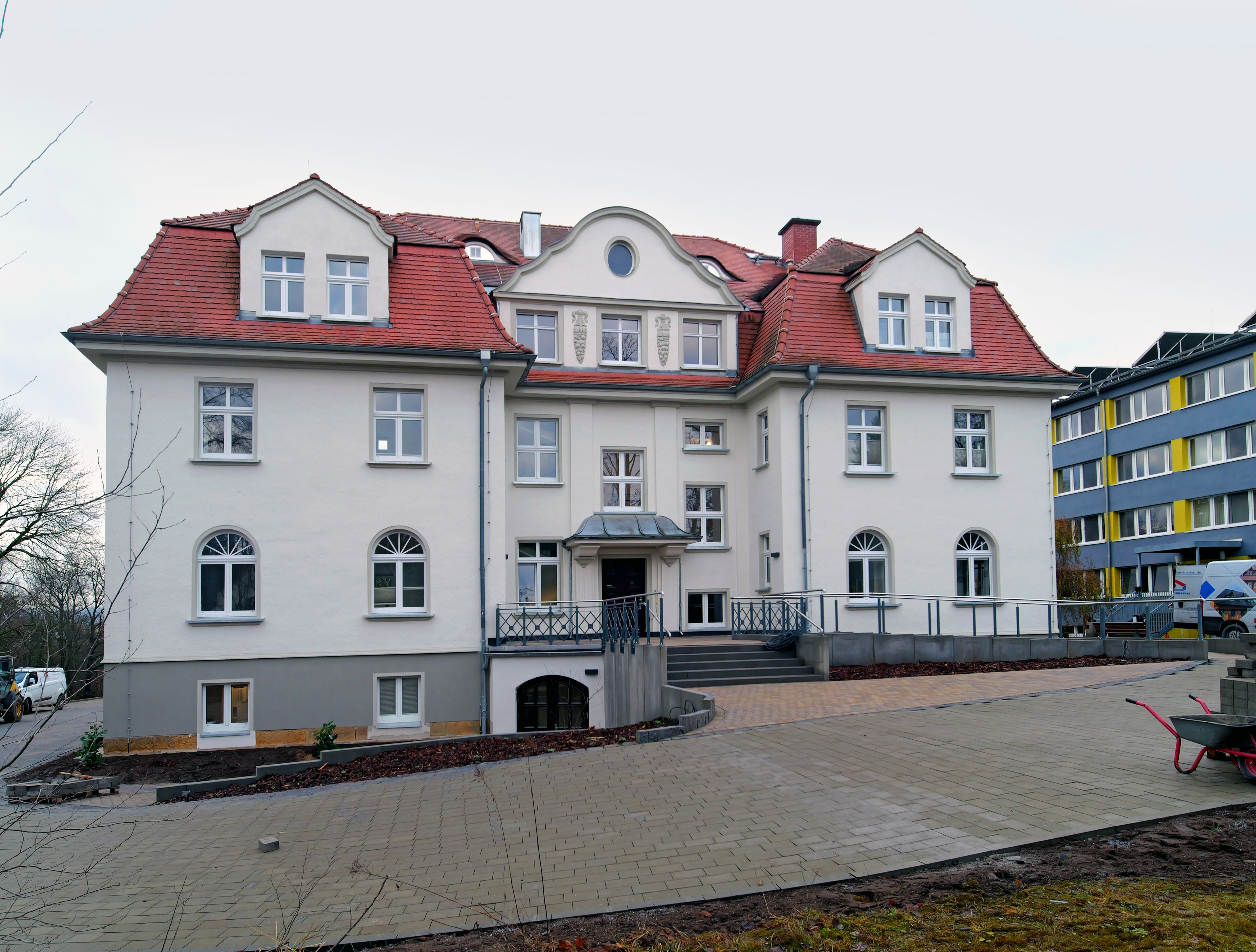 Denkmalgeschützte Internatsvilla in Bautzen – Umnutzung für Pflege, Betreuung und Wohnen (Foto: © Holger Hinz) Denkmalgeschützte Internatsvilla in Bautzen – Umnutzung für Pflege, Betreuung und Wohnen (Foto: © Holger Hinz)