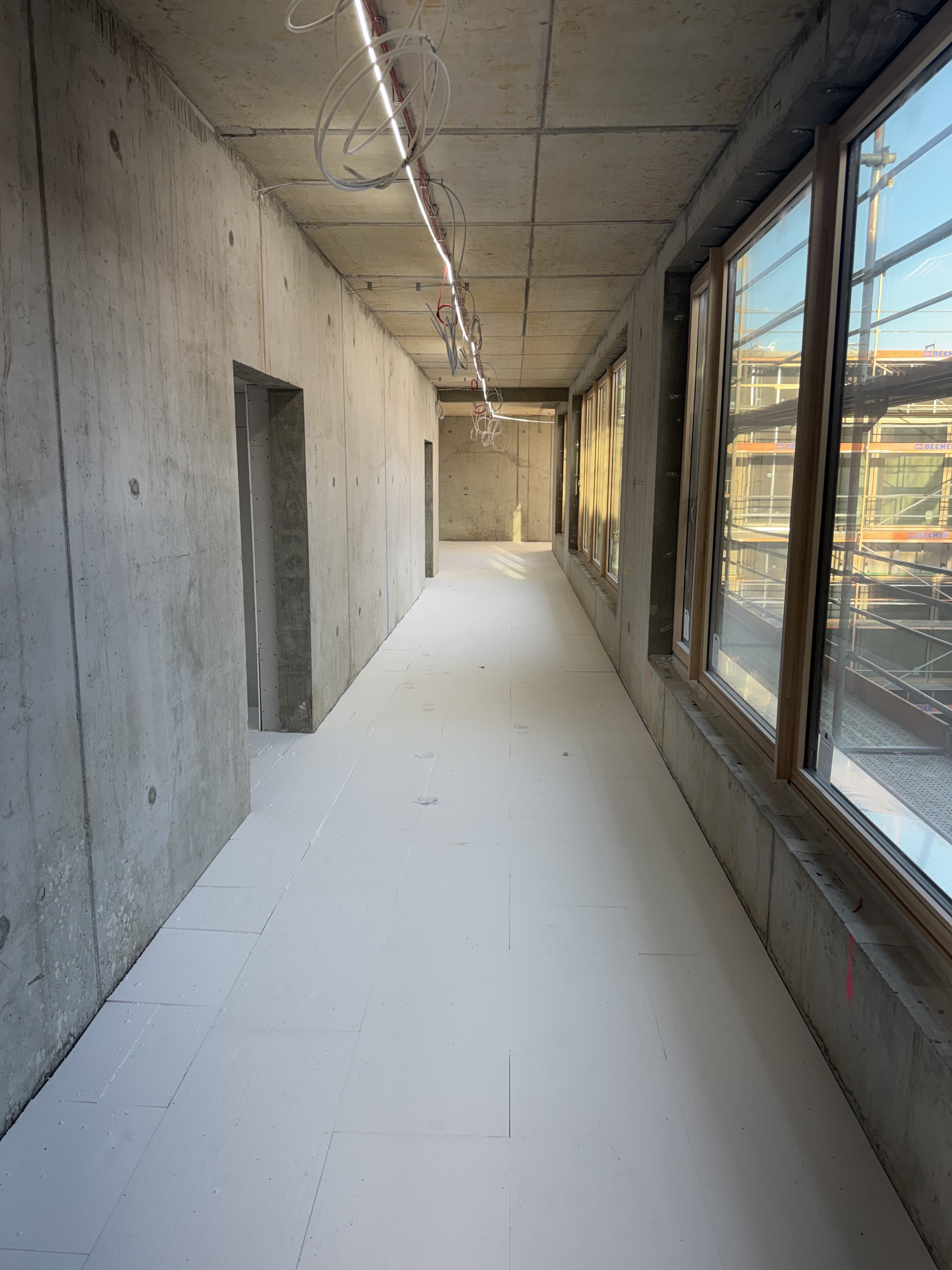 Grundschule Tauchaer Straße mit Dreifeldsporthalle und Hort – Neubau (Foto: © KHM architekten und partner ) Grundschule Tauchaer Straße mit Dreifeldsporthalle und Hort – Neubau (Foto: © KHM architekten und partner )