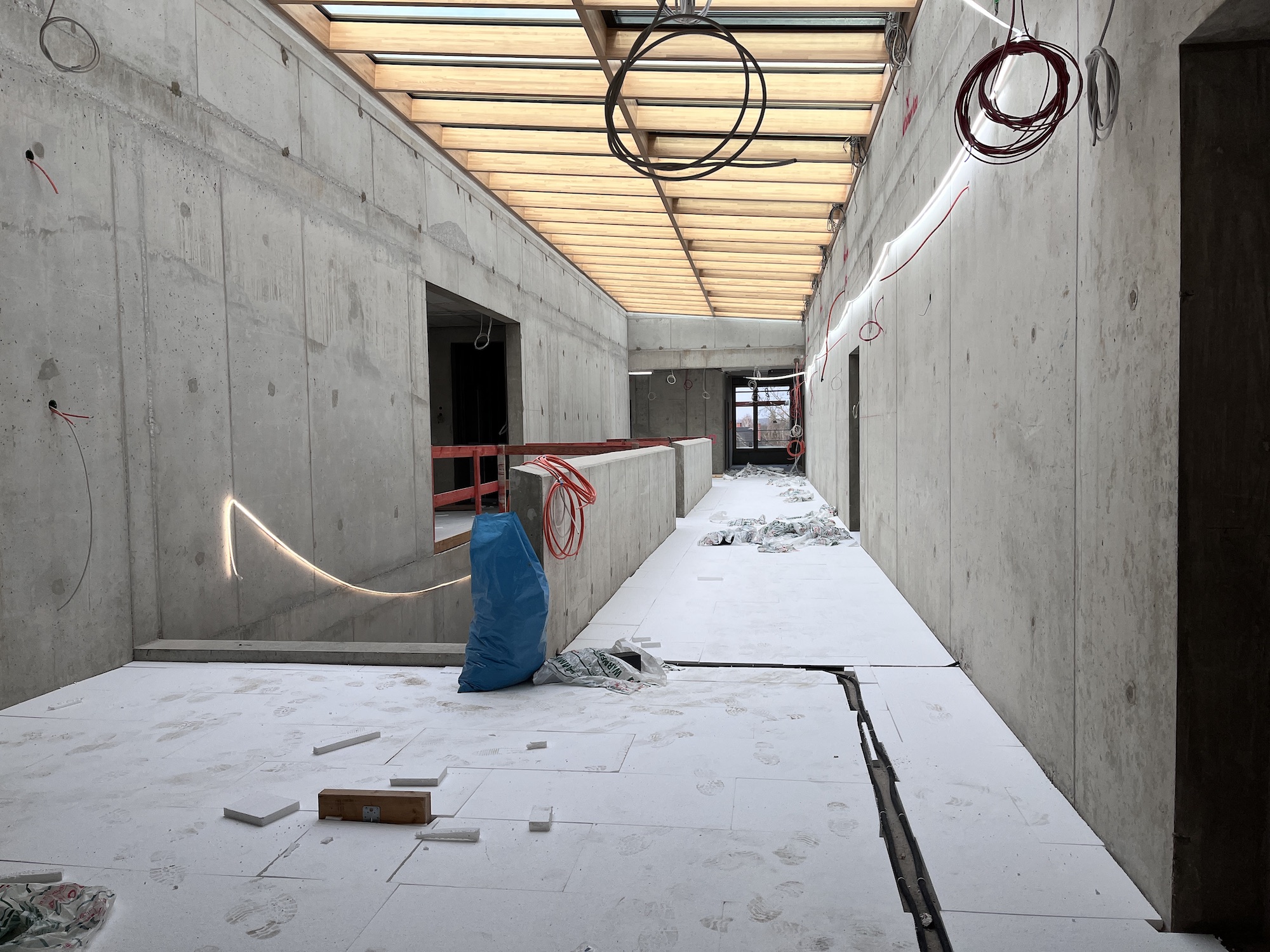 Grundschule Tauchaer Straße mit Dreifeldsporthalle und Hort – Neubau (Foto: © KHM architekten und partner )