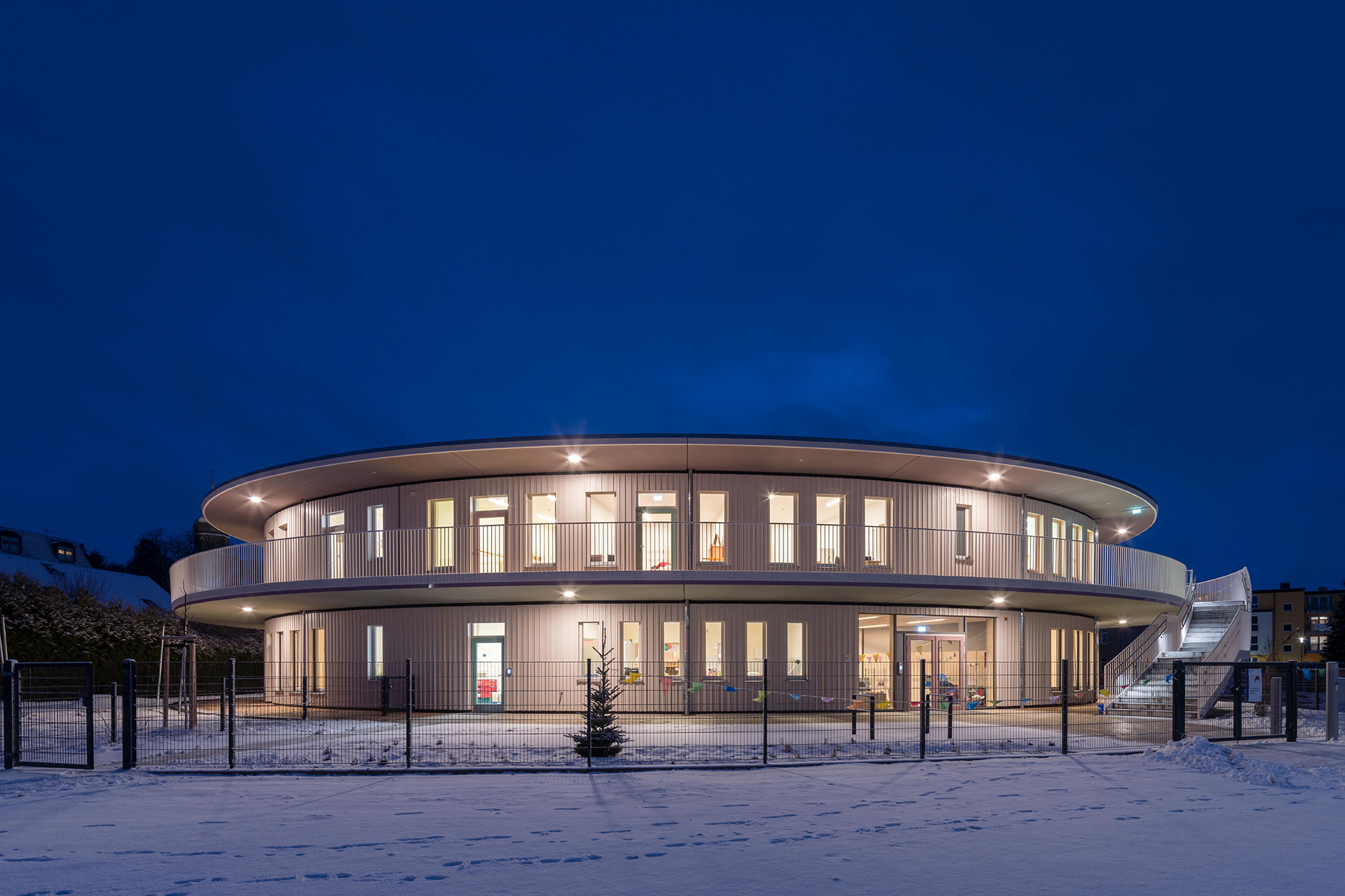 Holz-/Hybrid Kita in Rodewisch – Neubau (Foto: © St.Spitzner) Holz-/Hybrid Kita in Rodewisch – Neubau (Foto: © St.Spitzner)