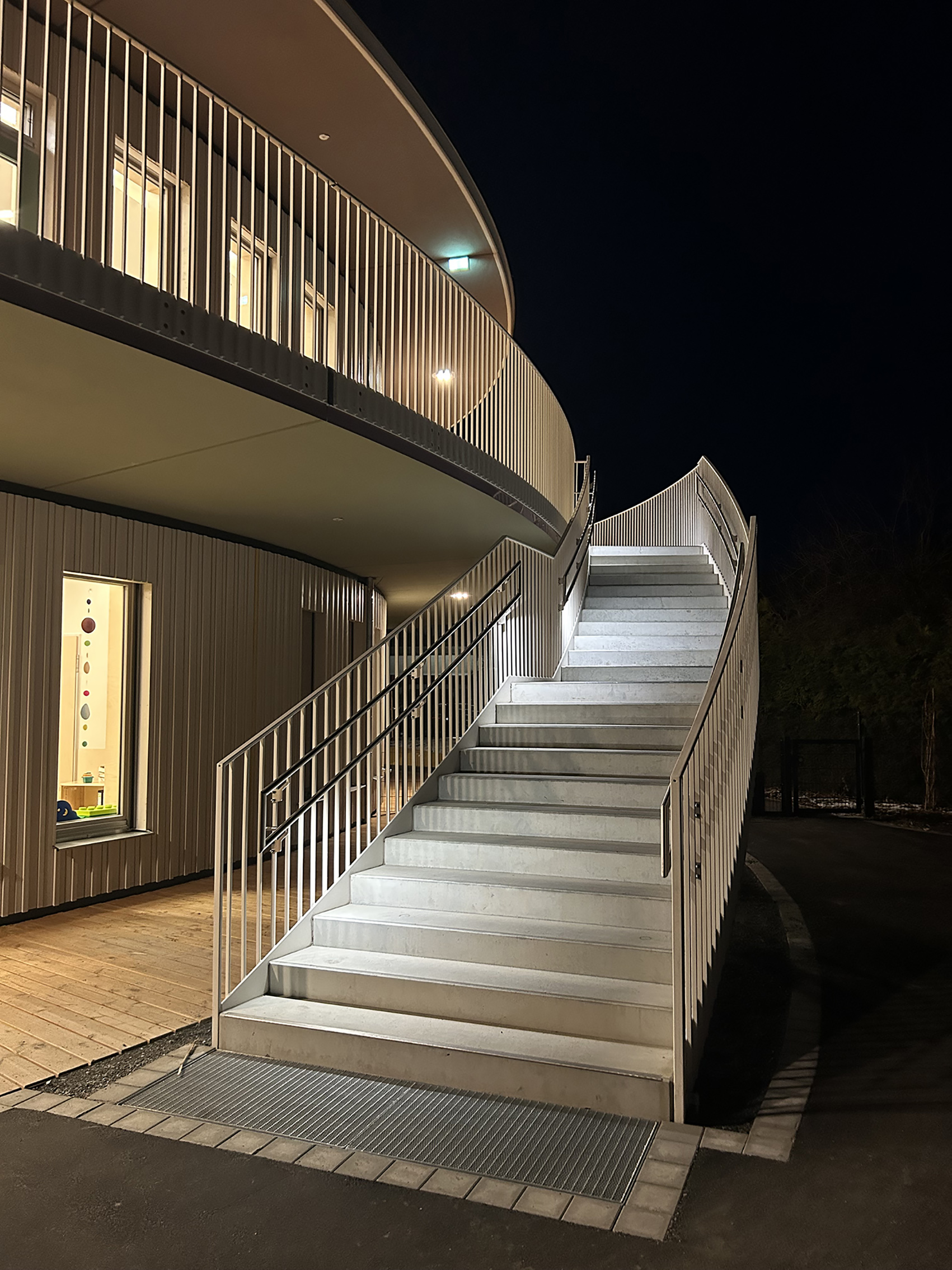 Holz-/Hybrid Kita in Rodewisch – Neubau (Foto: © Rentzsch Architekten) Holz-/Hybrid Kita in Rodewisch – Neubau (Foto: © Rentzsch Architekten)
