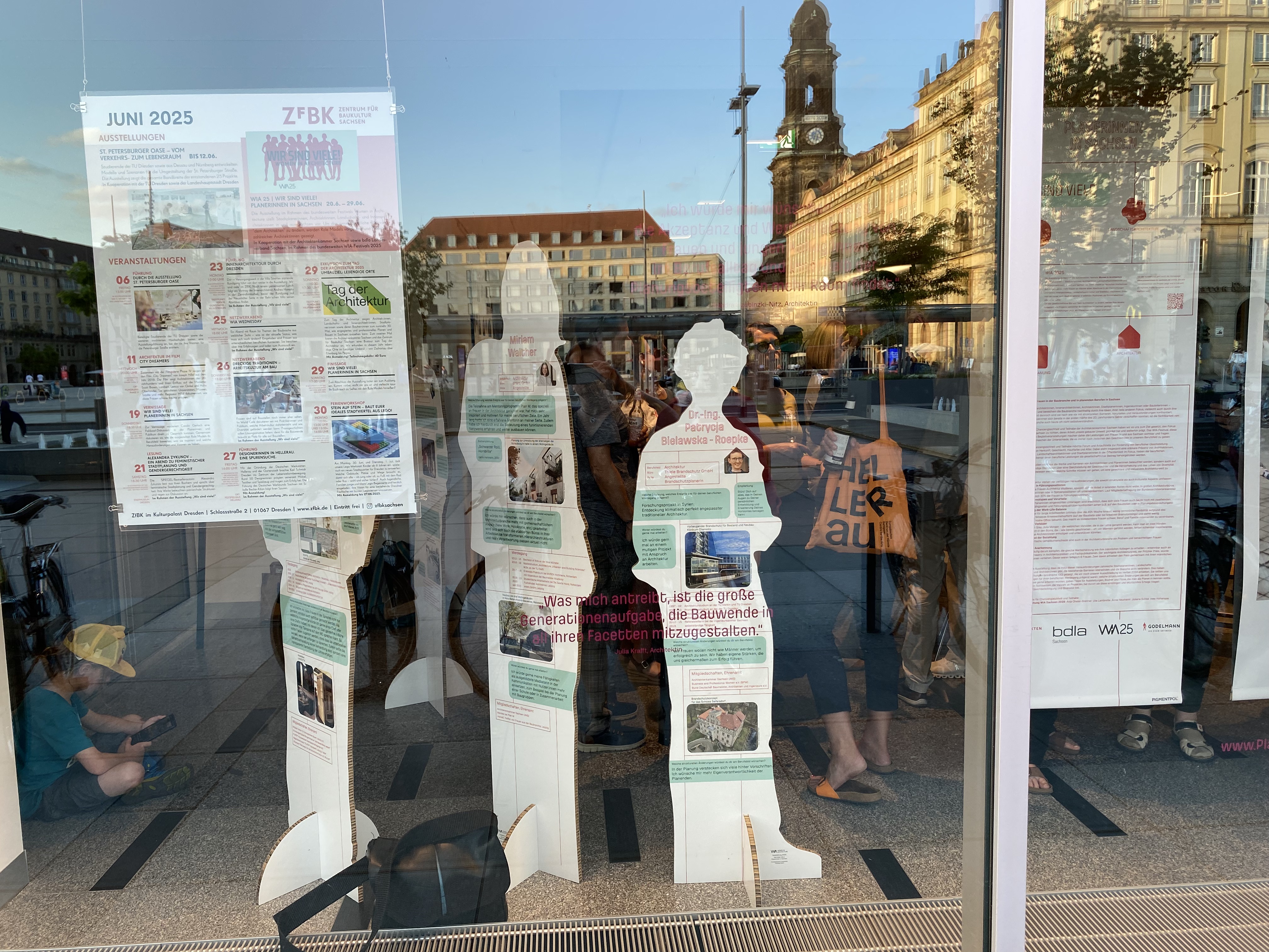WIA Ausstellung WIR SIND VIELE! – Planerinnen in Sachsen (Foto: © AKS)
