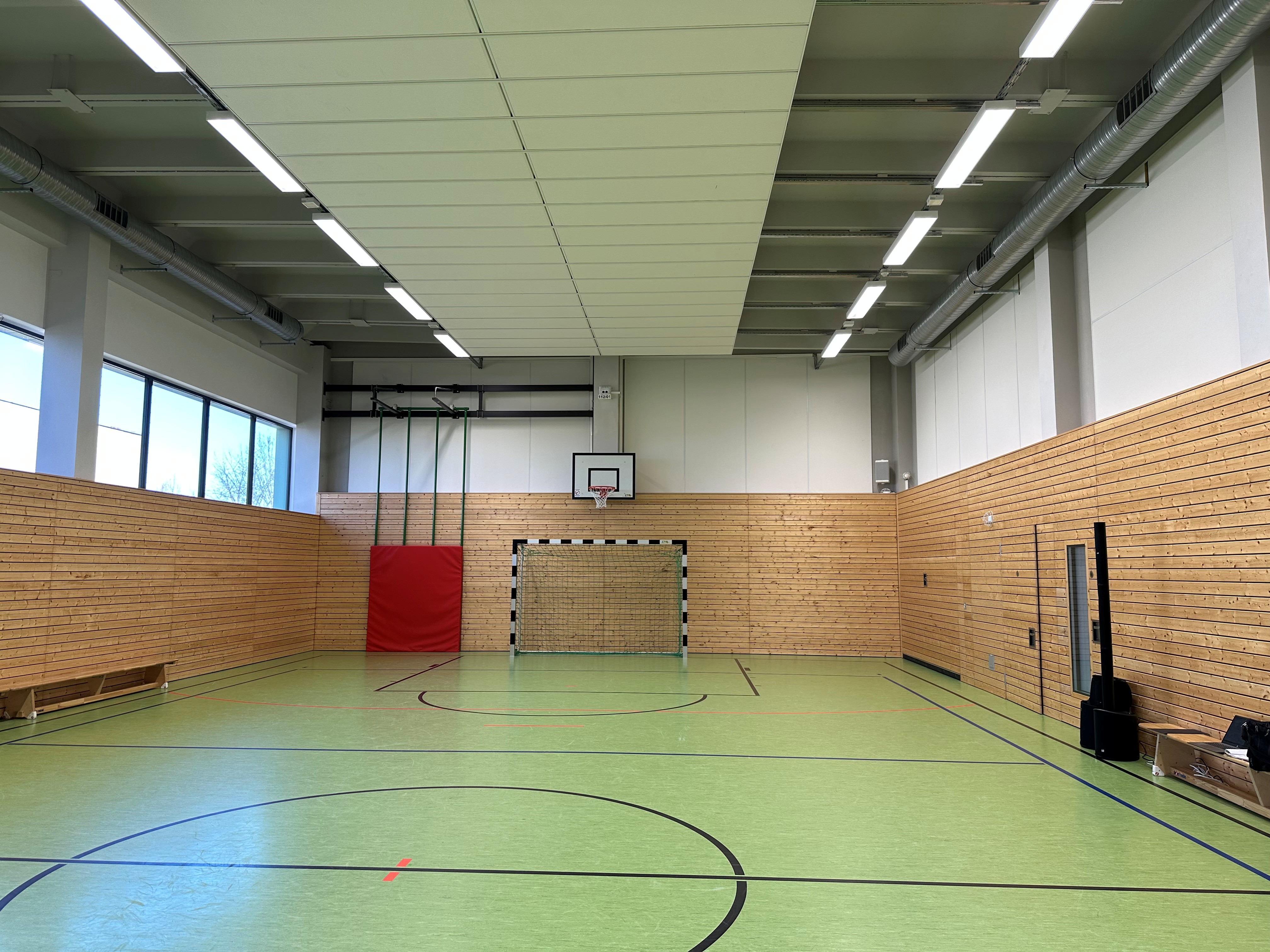 Schulsporthalle Käbschütztal – Energetische Sanierung (Foto: © grahl architektur - kerstin grahl) Schulsporthalle Käbschütztal – Energetische Sanierung (Foto: © grahl architektur - kerstin grahl)