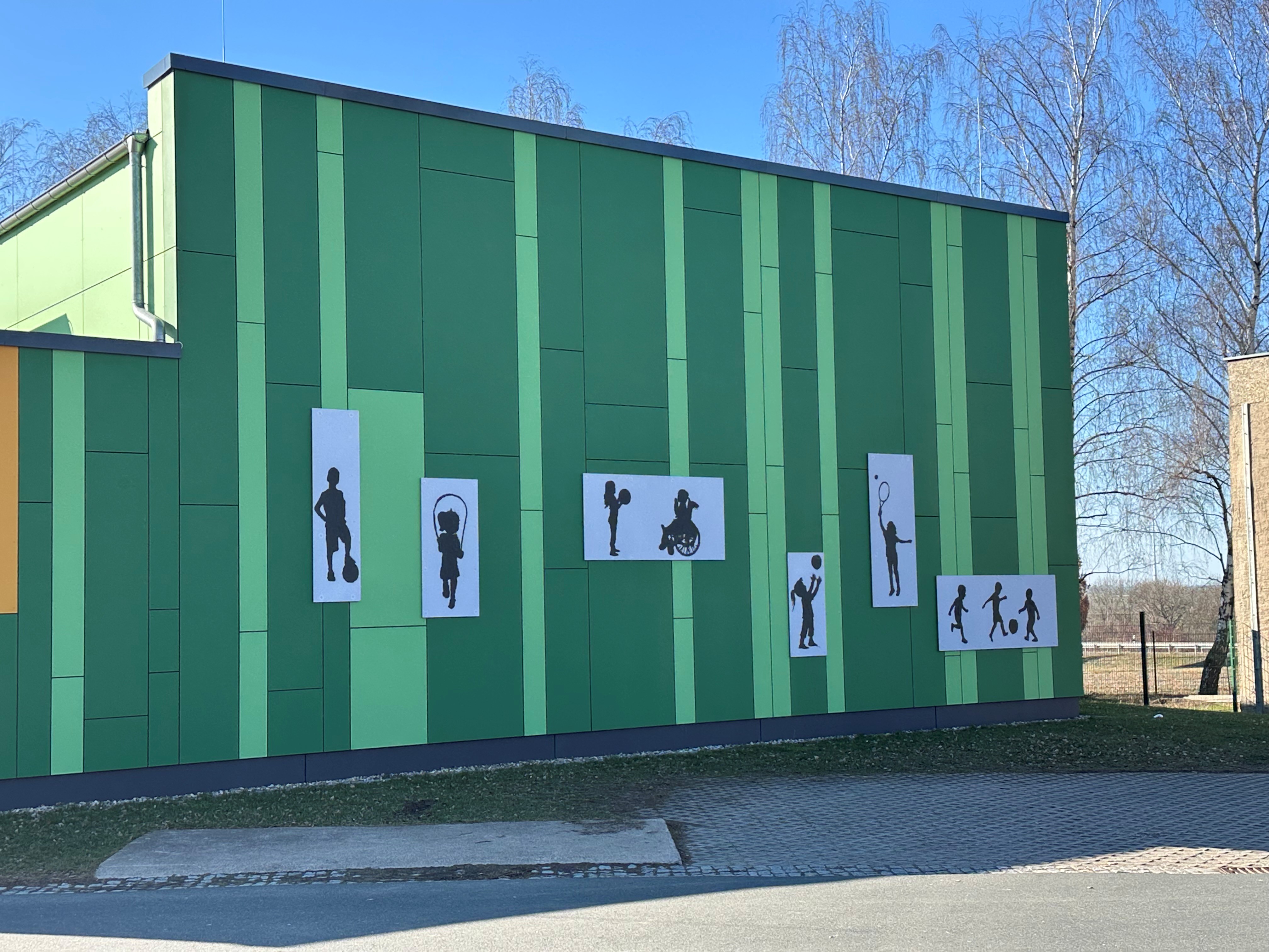Schulsporthalle Käbschütztal – Energetische Sanierung (Foto: © grahl architektur - kerstin grahl) Schulsporthalle Käbschütztal – Energetische Sanierung (Foto: © grahl architektur - kerstin grahl)