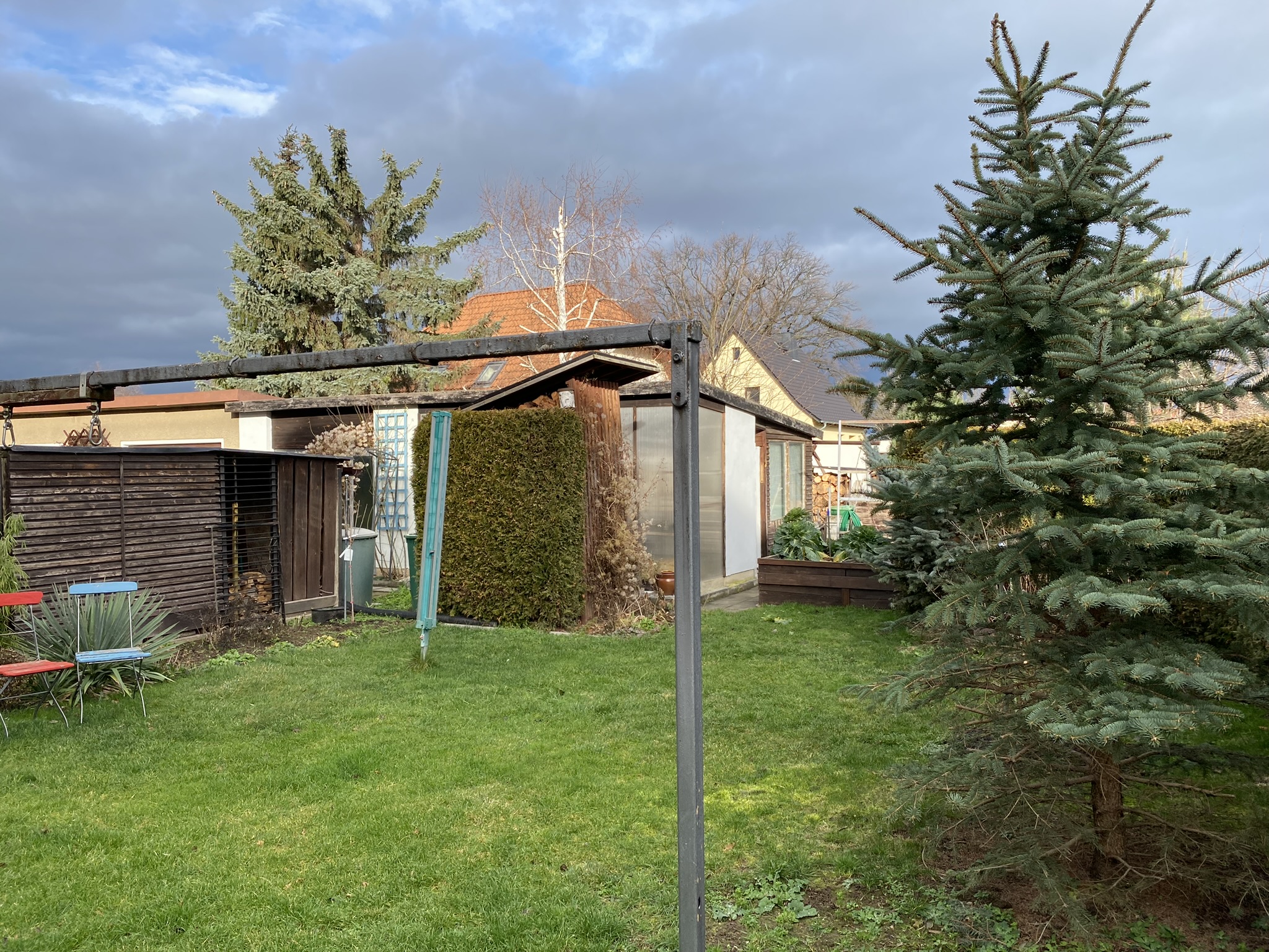 Ausgedinge neu gedacht – Kleines Holzhaus für Wohnen (Foto: © Axel Jäkel)