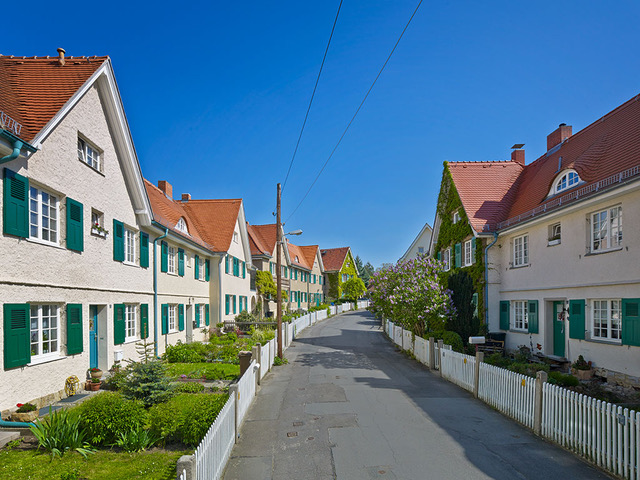 Form und ReForm – auf den Spuren von Muthesius und Riemerschmid in der Gartenstadt Hellerau (Foto: © Lothar Sprenger) Form und ReForm – auf den Spuren von Muthesius und Riemerschmid in der Gartenstadt Hellerau (Foto: © Lothar Sprenger)